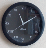 часы с лого